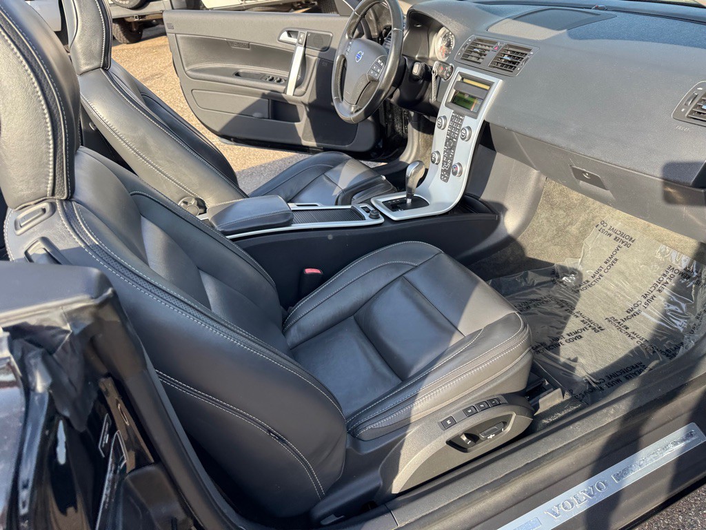 2012 Volvo C70 Image 32