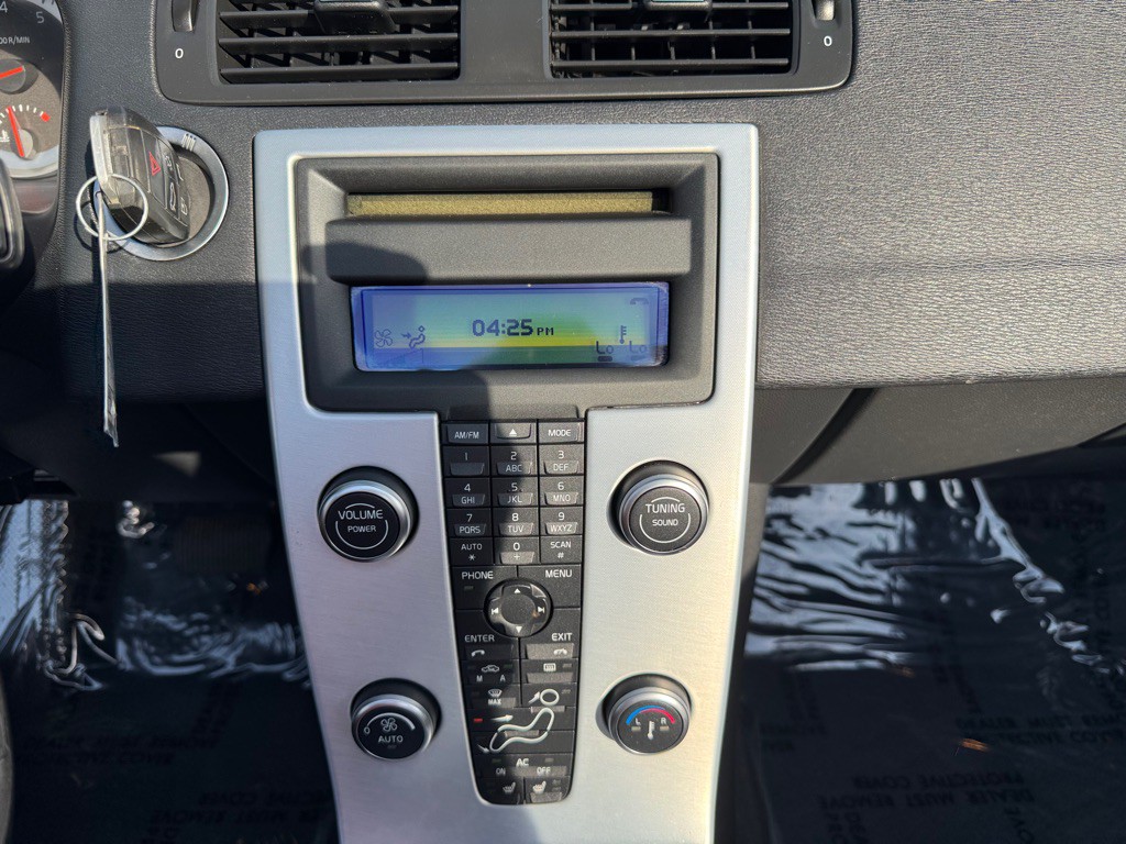 2012 Volvo C70 Image 39