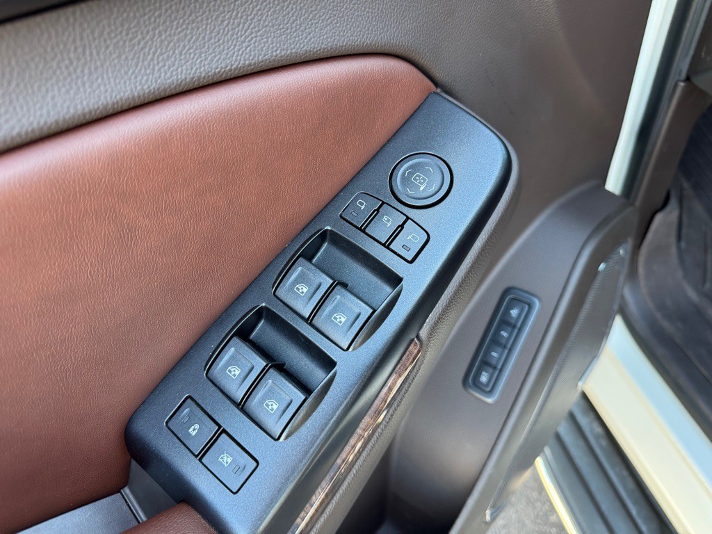 2015 Chevrolet Tahoe Image 20