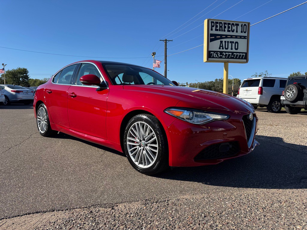 2018 Alfa Romeo Giulia Image 1