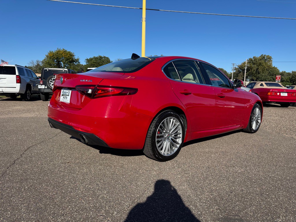2018 Alfa Romeo Giulia Image 4