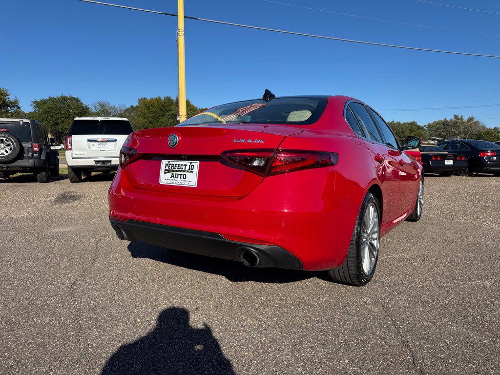2018 Alfa Romeo Giulia Image 5