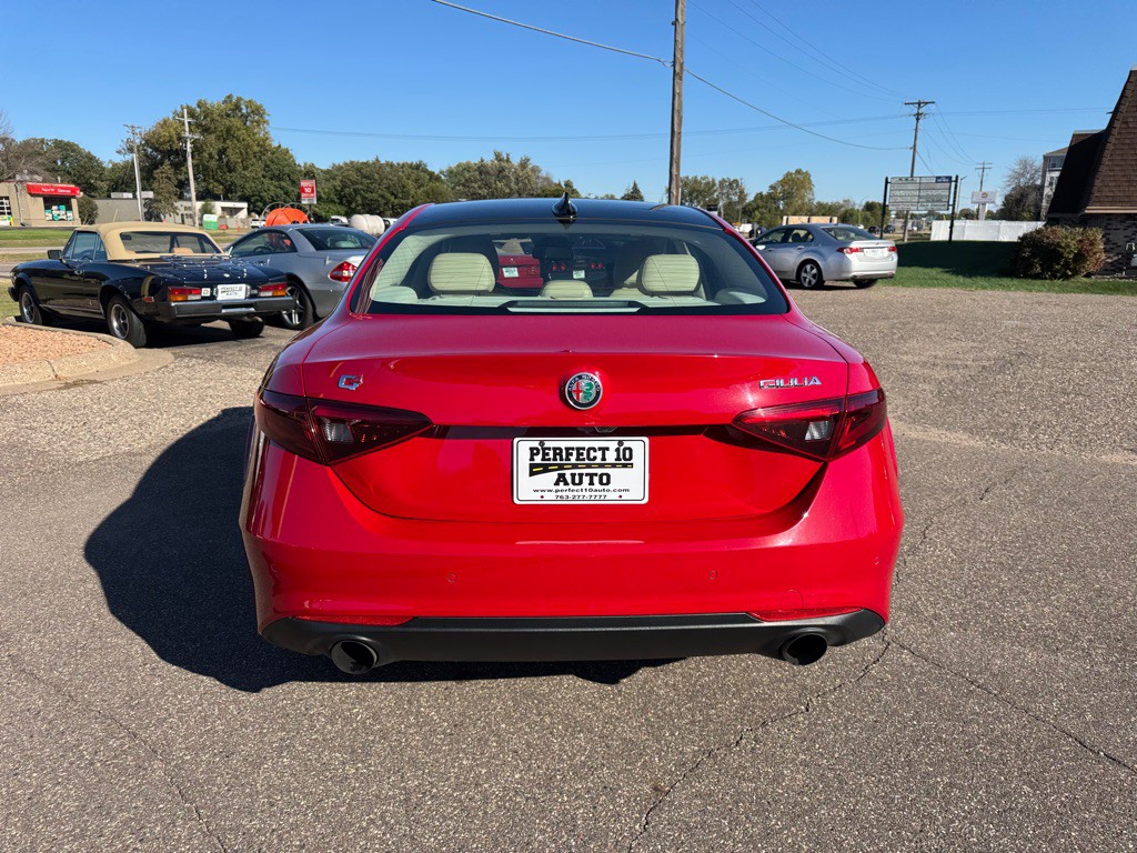 2018 Alfa Romeo Giulia Image 6