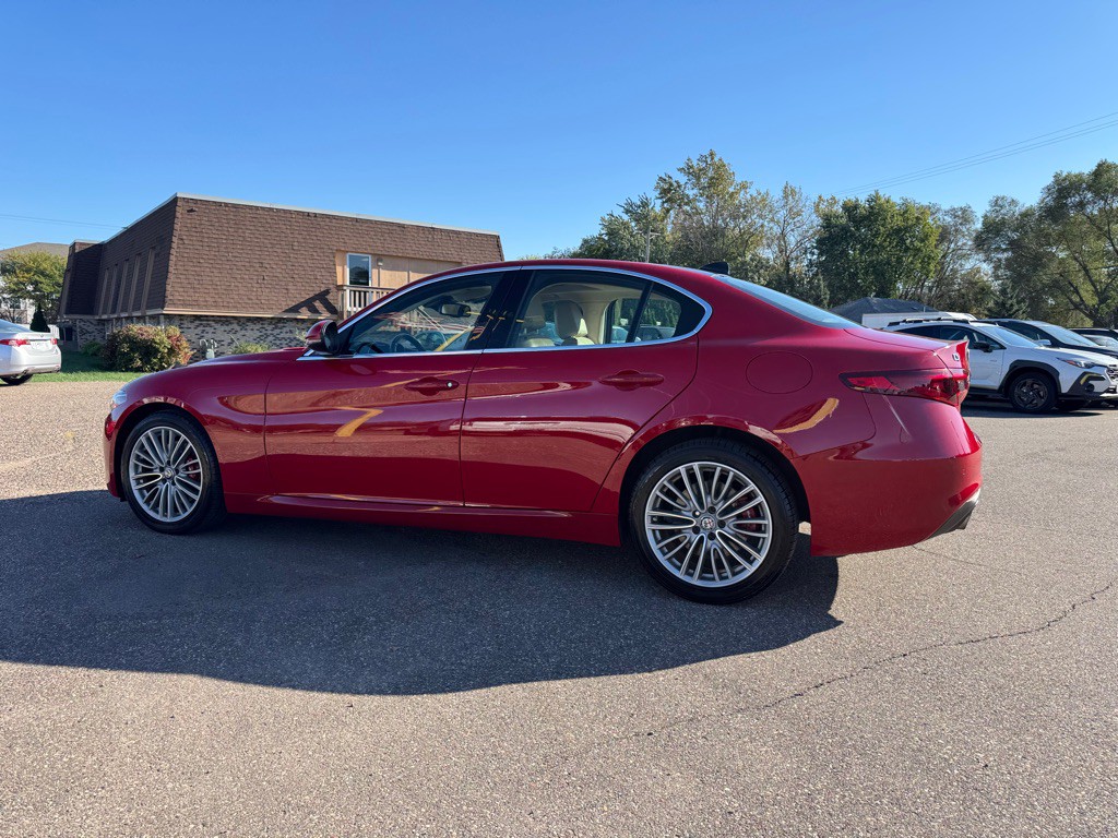 2018 Alfa Romeo Giulia Image 8