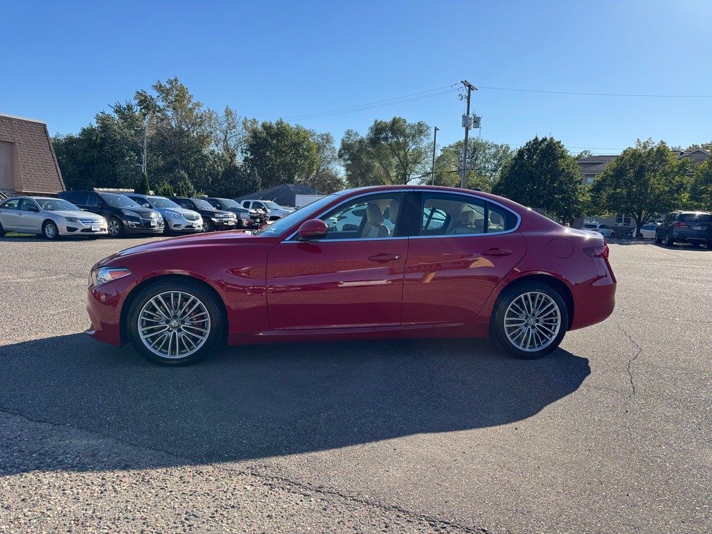 2018 Alfa Romeo Giulia Image 9