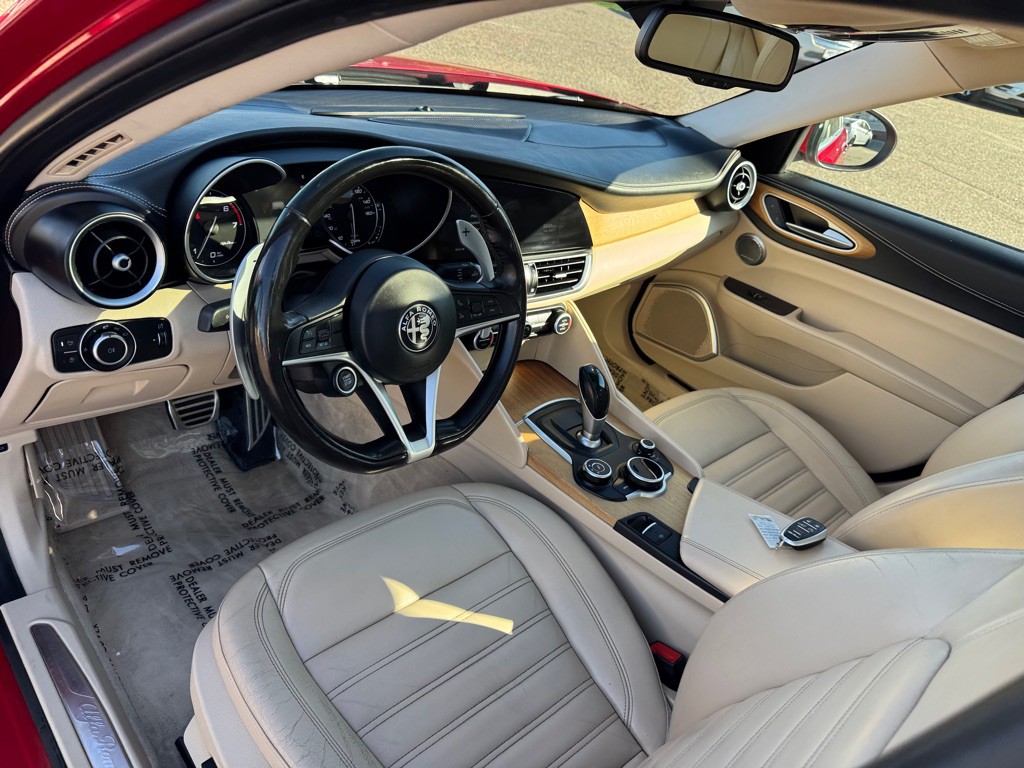2018 Alfa Romeo Giulia Image 18