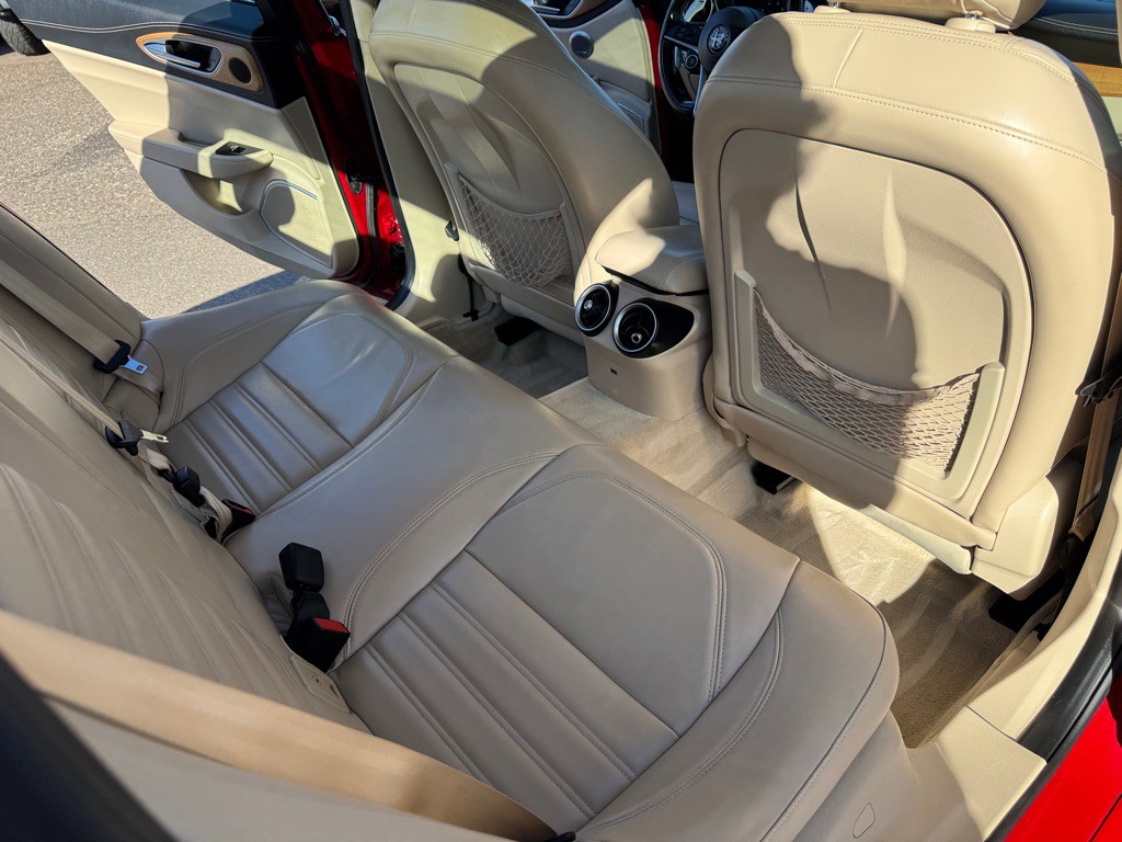 2018 Alfa Romeo Giulia Image 25