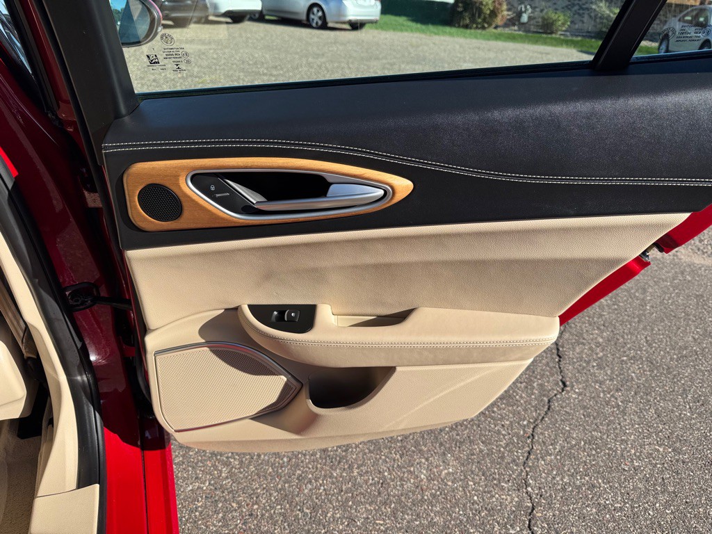 2018 Alfa Romeo Giulia Image 26