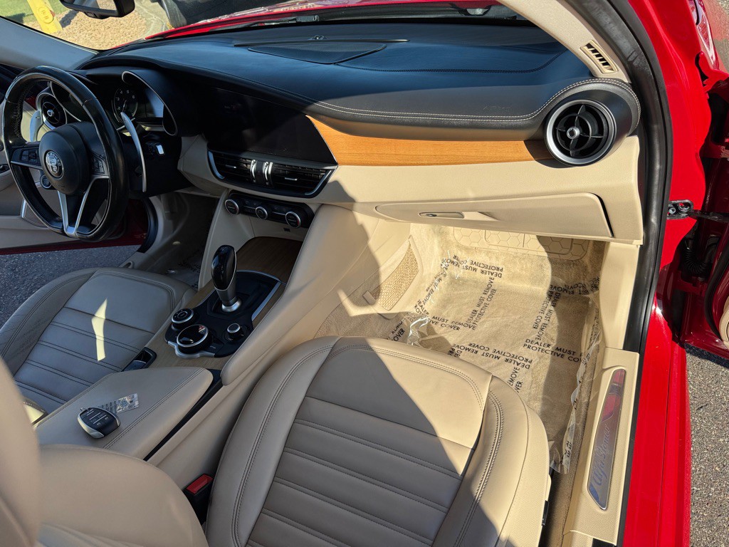 2018 Alfa Romeo Giulia Image 29