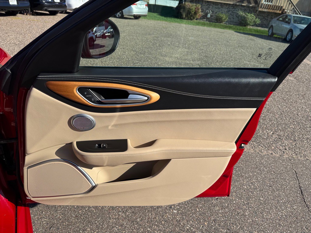 2018 Alfa Romeo Giulia Image 30