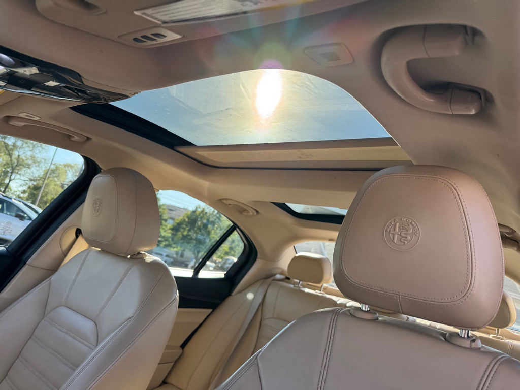 2018 Alfa Romeo Giulia Image 34