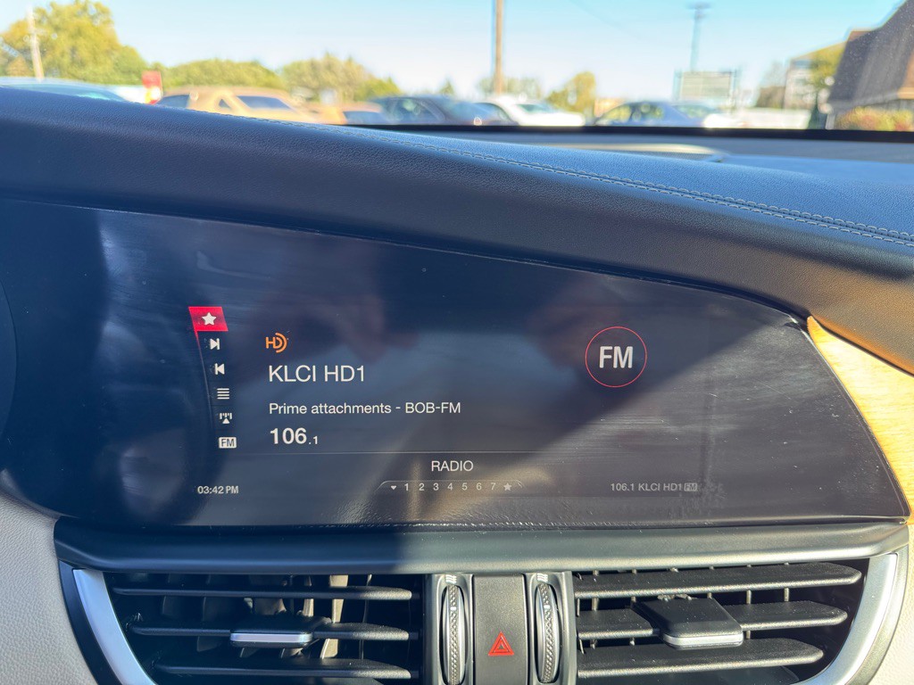 2018 Alfa Romeo Giulia Image 39