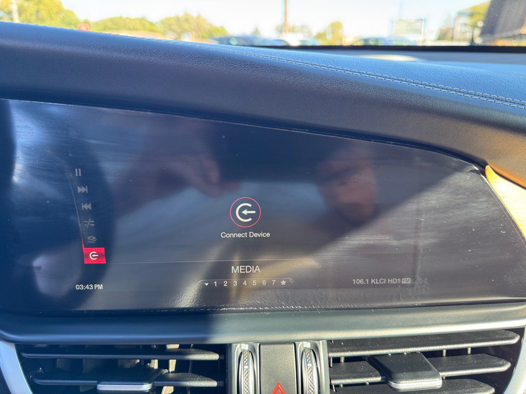 2018 Alfa Romeo Giulia Image 40