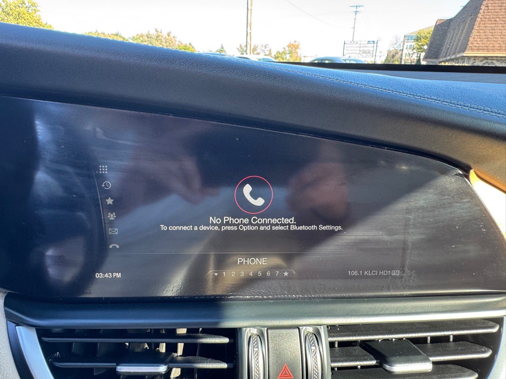 2018 Alfa Romeo Giulia Image 41