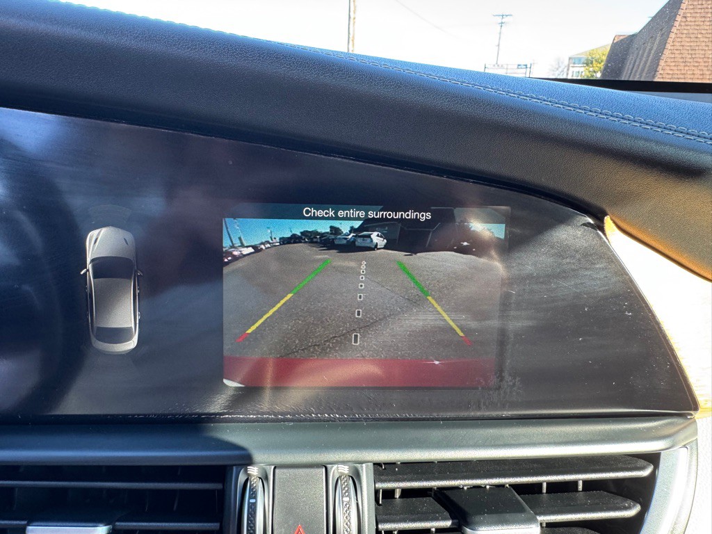 2018 Alfa Romeo Giulia Image 43
