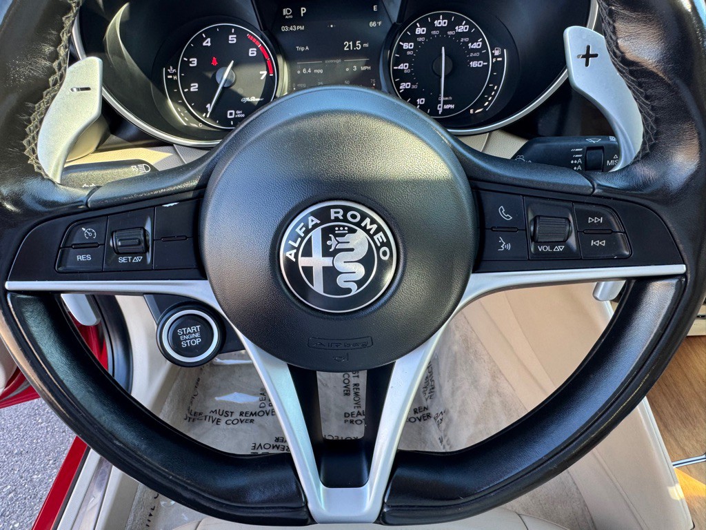 2018 Alfa Romeo Giulia Image 45
