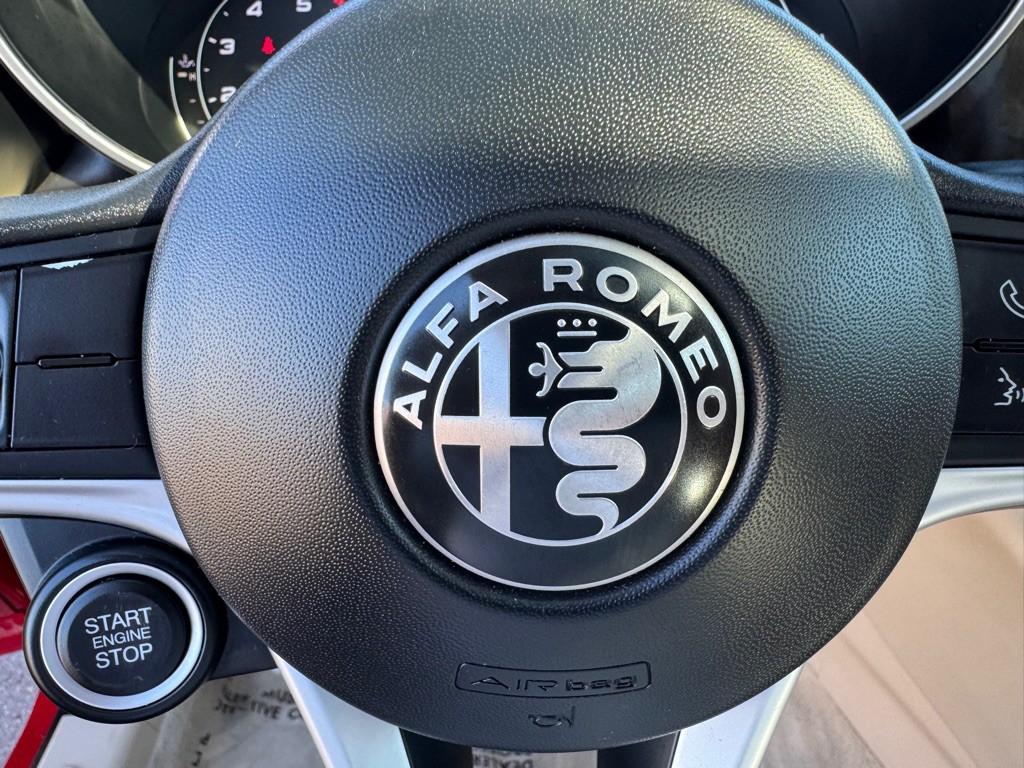 2018 Alfa Romeo Giulia Image 47