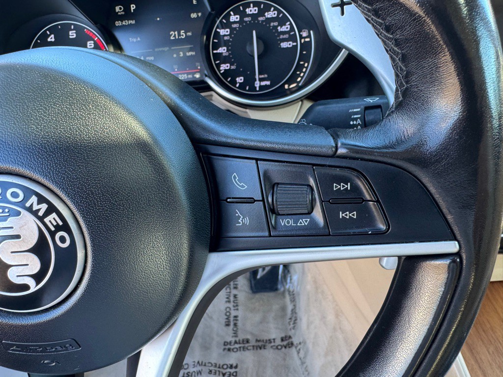 2018 Alfa Romeo Giulia Image 48