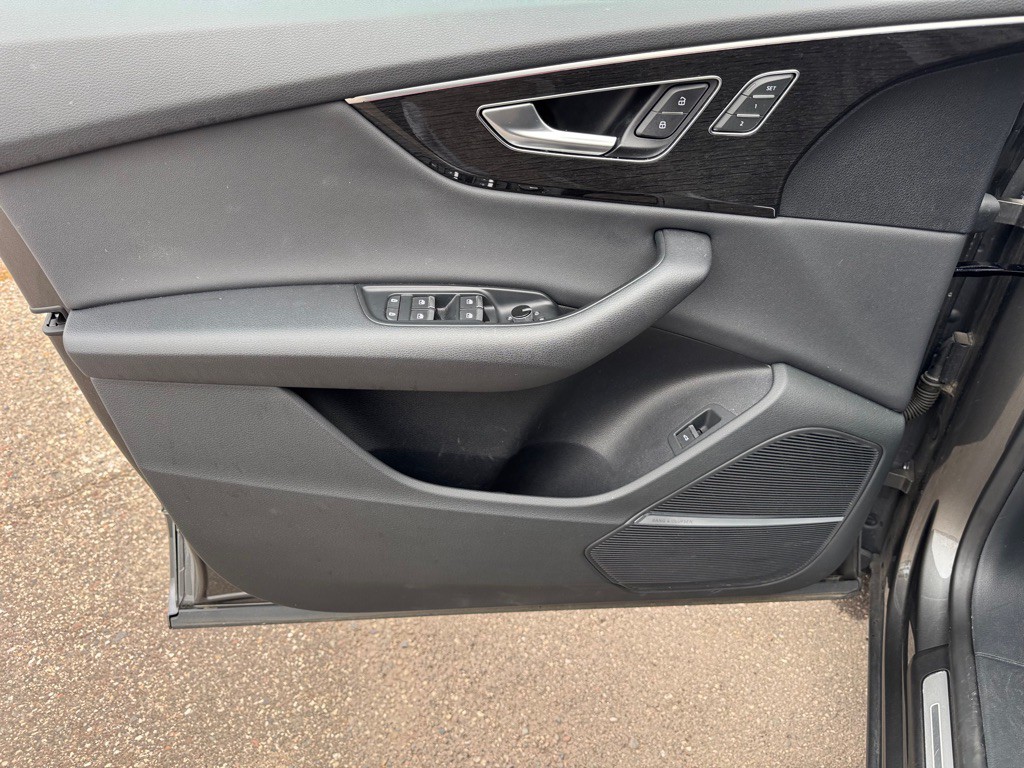 2019 Audi Q8 Image 19