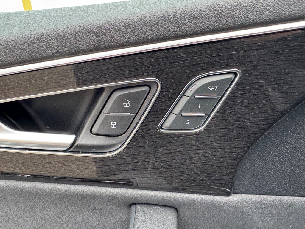 2019 Audi Q8 Image 21