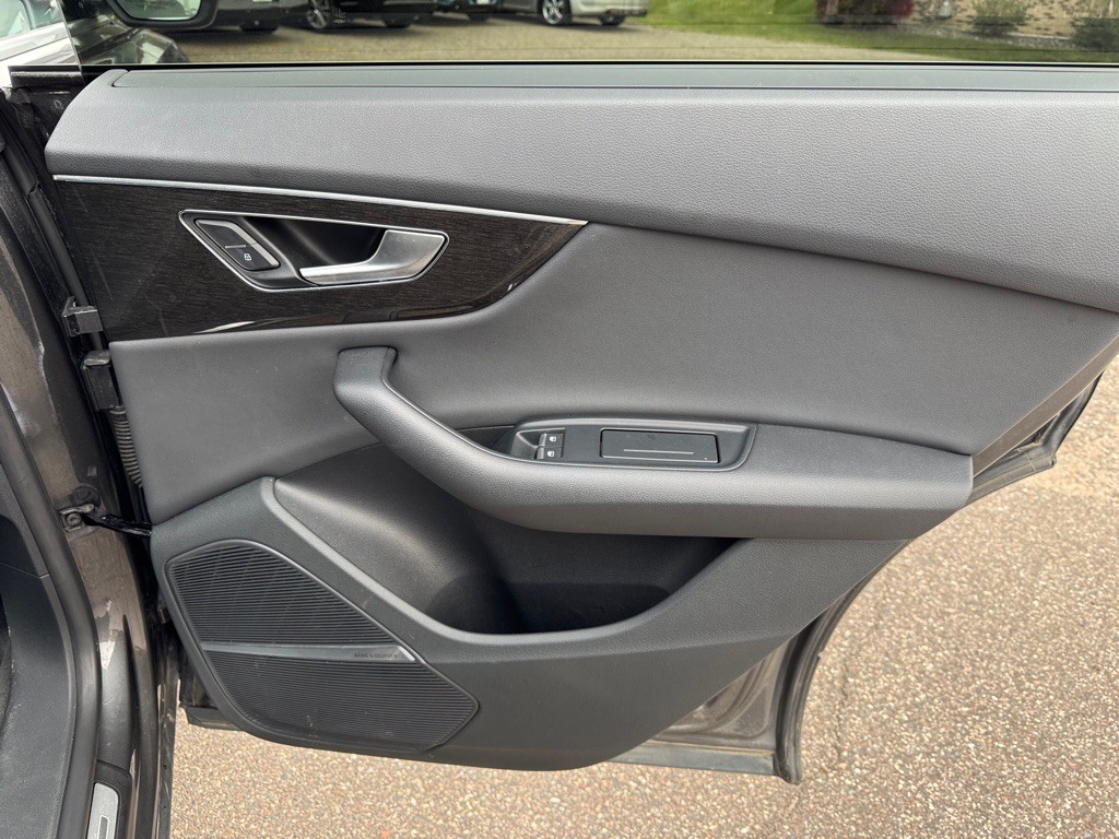 2019 Audi Q8 Image 30