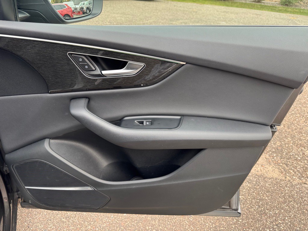 2019 Audi Q8 Image 34