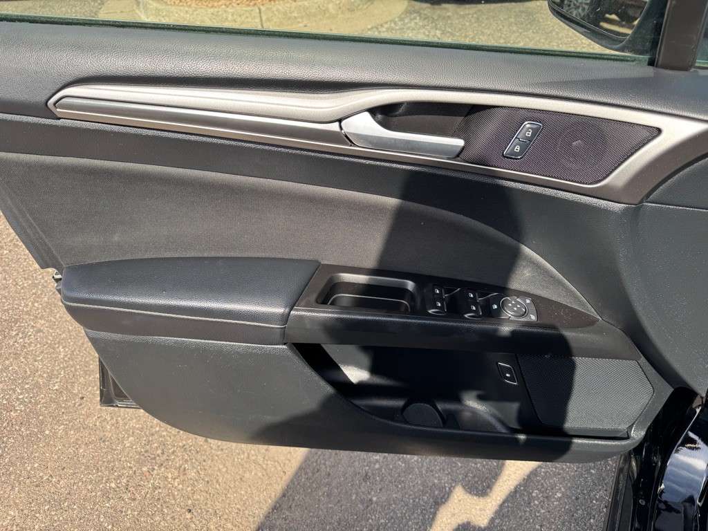 2017 Ford Fusion Image 23