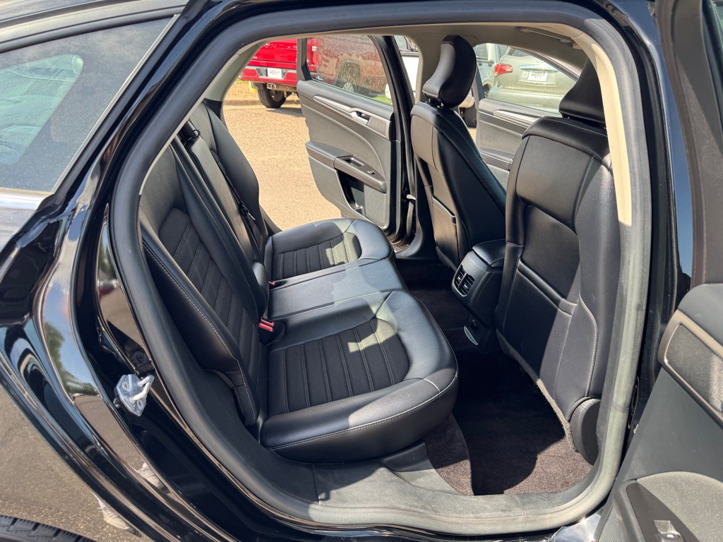 2017 Ford Fusion Image 28