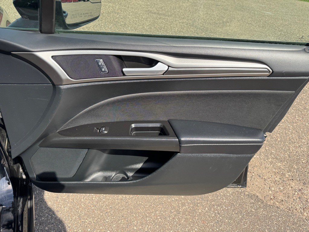 2017 Ford Fusion Image 34