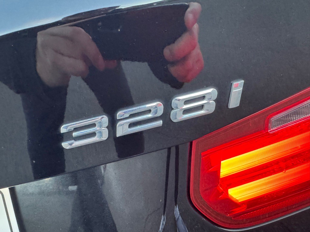 2015 BMW 3 Series Image 14