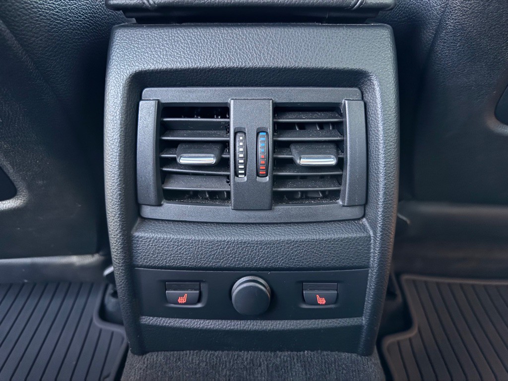 2015 BMW 3 Series Image 30