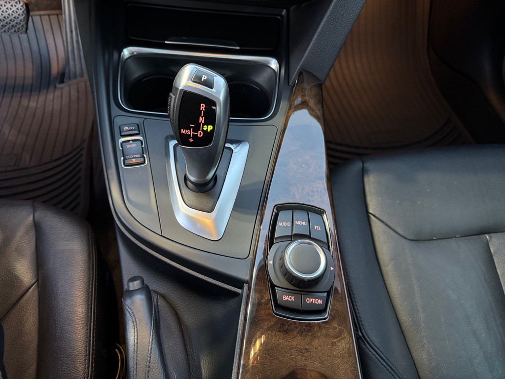 2015 BMW 3 Series Image 35