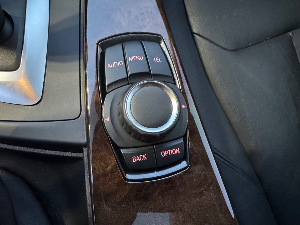 2015 BMW 3 Series Image 36