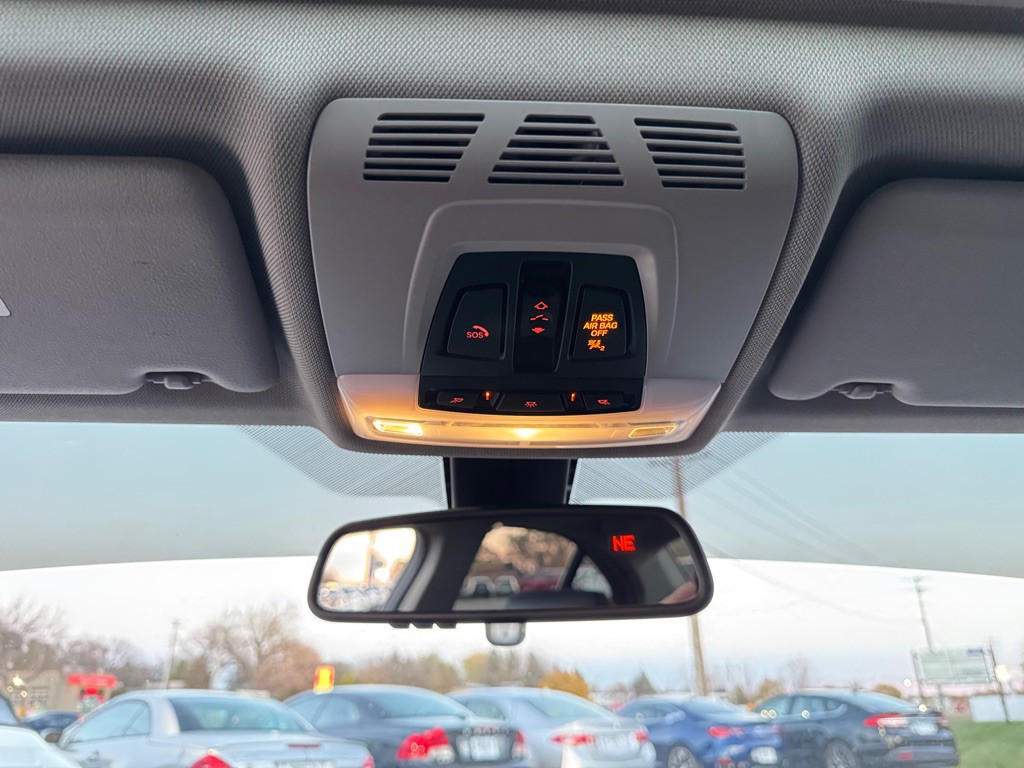 2015 BMW 3 Series Image 40