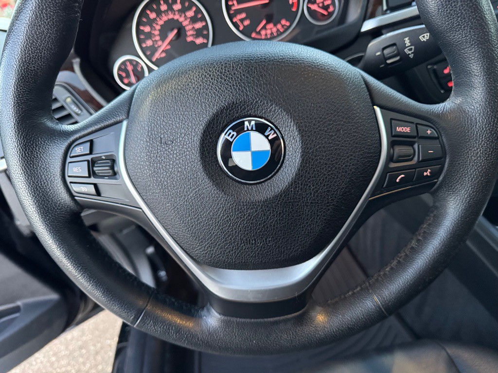 2015 BMW 3 Series Image 41