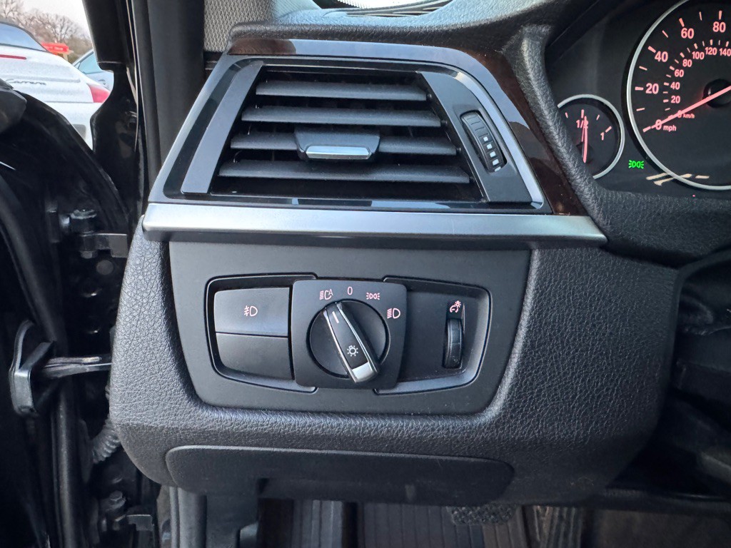 2015 BMW 3 Series Image 46