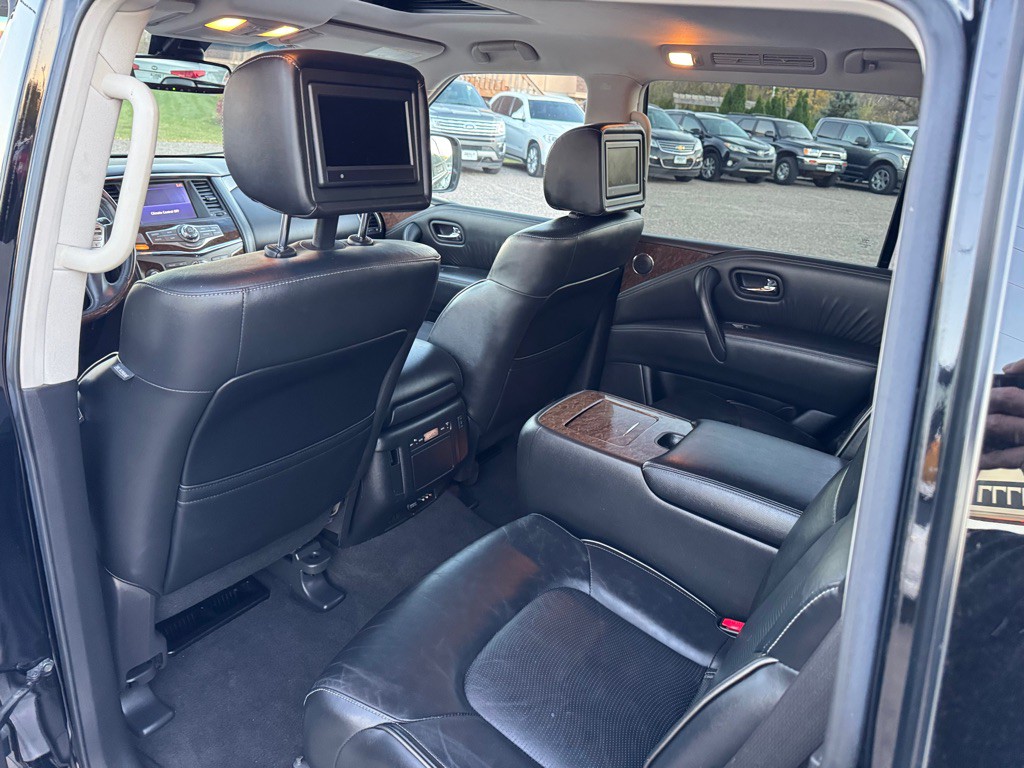 2015 INFINITI QX80 Image 23