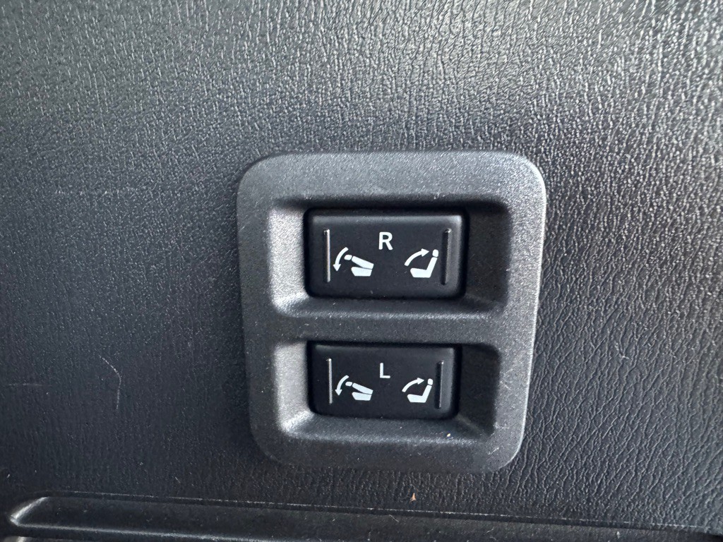 2015 INFINITI QX80 Image 28