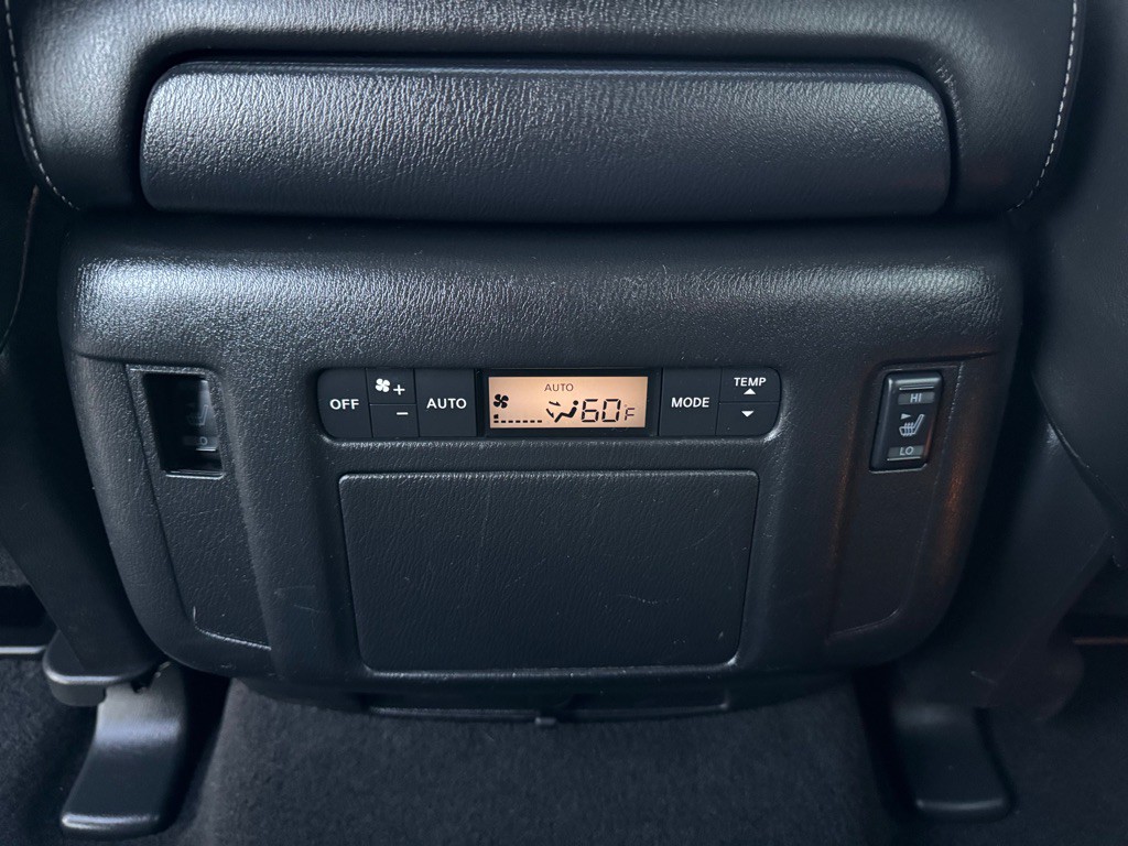 2015 INFINITI QX80 Image 38