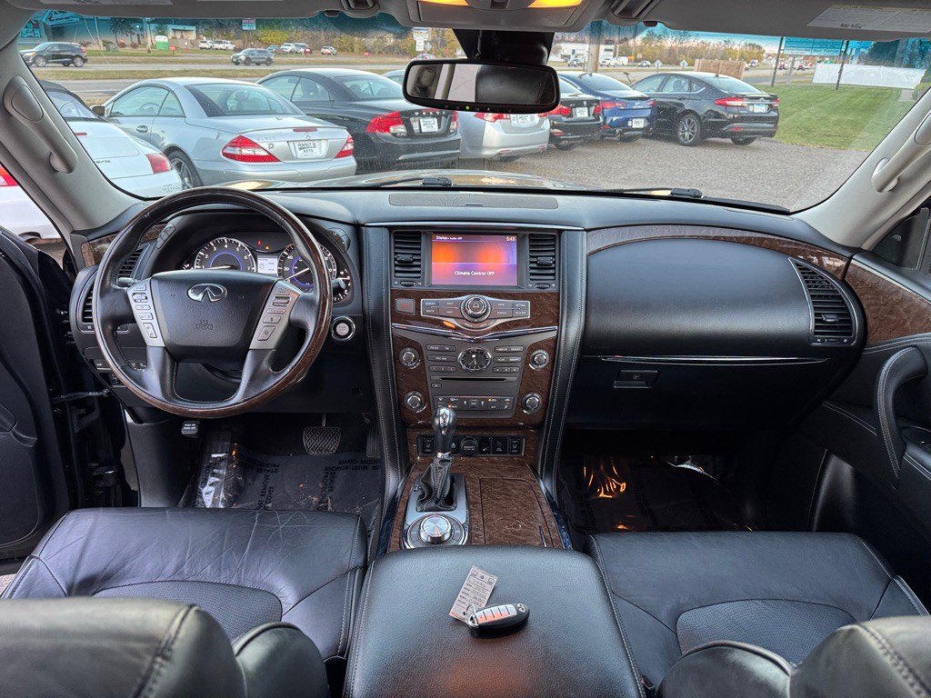 2015 INFINITI QX80 Image 39