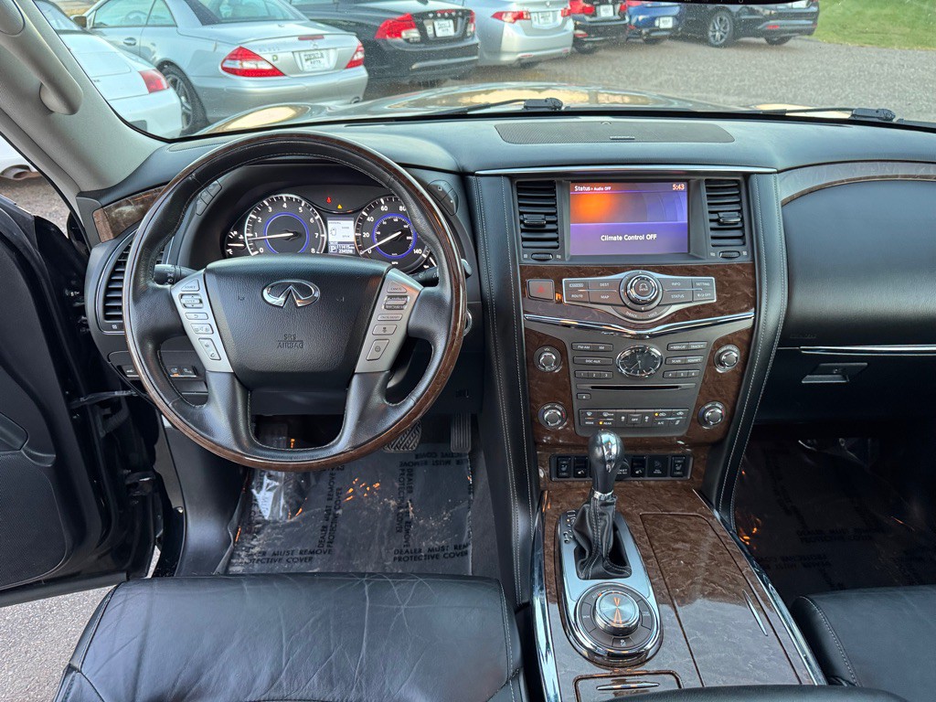2015 INFINITI QX80 Image 40