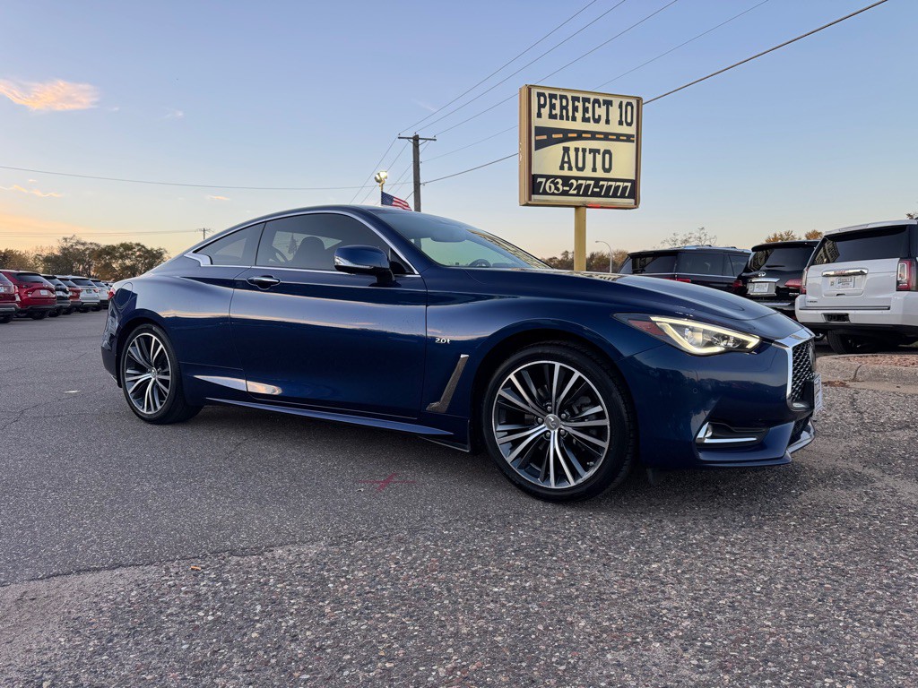 2017 INFINITI Q60 Image 2