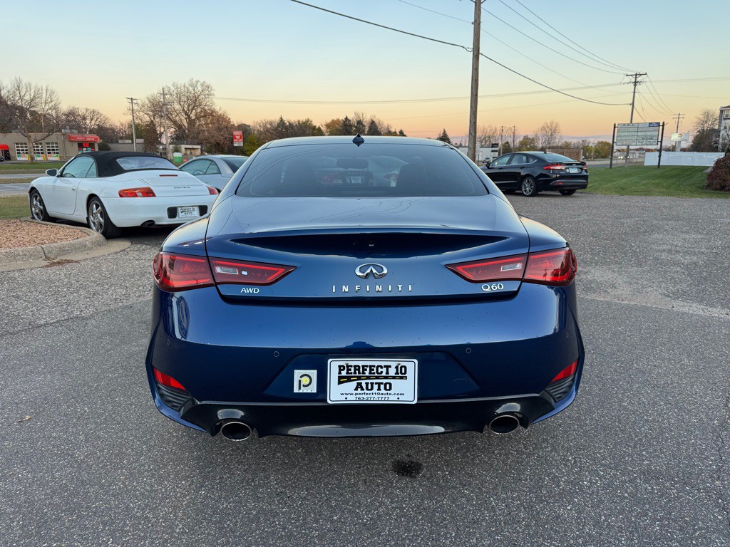 2017 INFINITI Q60 Image 6