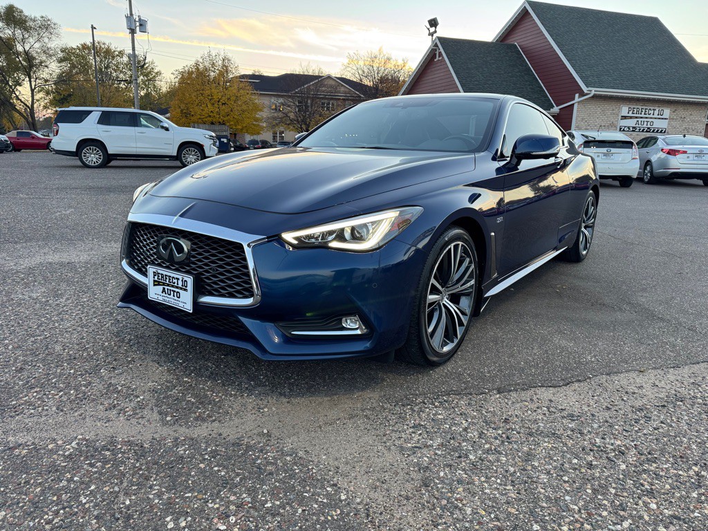 2017 INFINITI Q60 Image 11