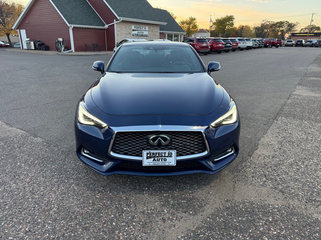 2017 INFINITI Q60 Image 12