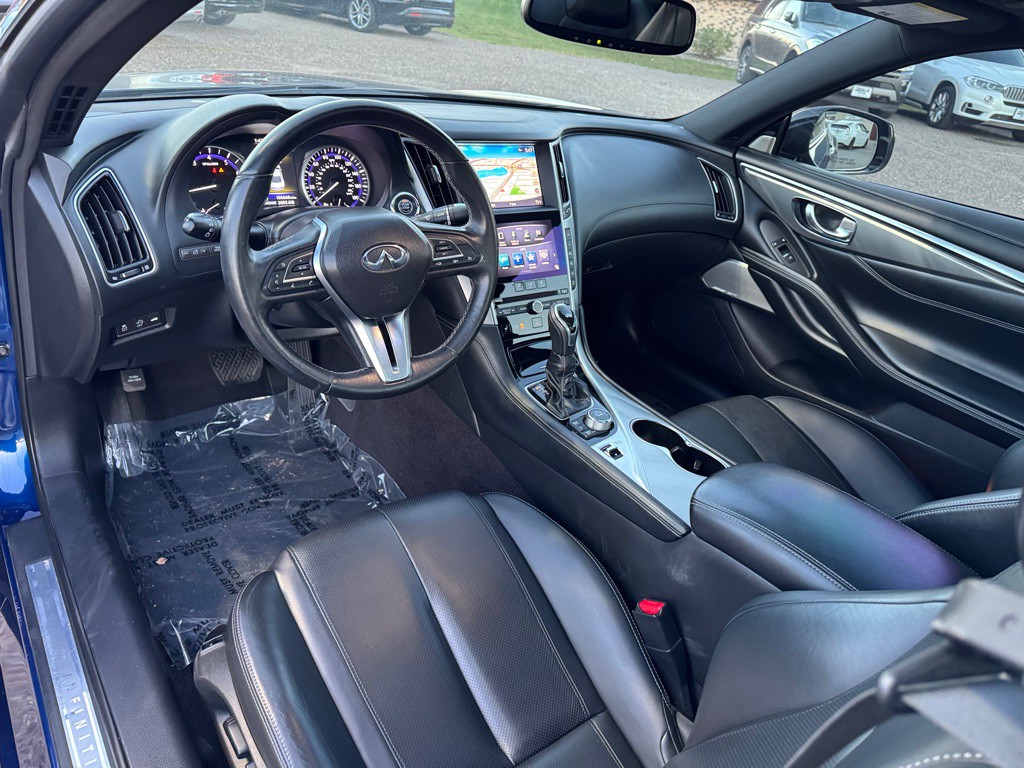 2017 INFINITI Q60 Image 19