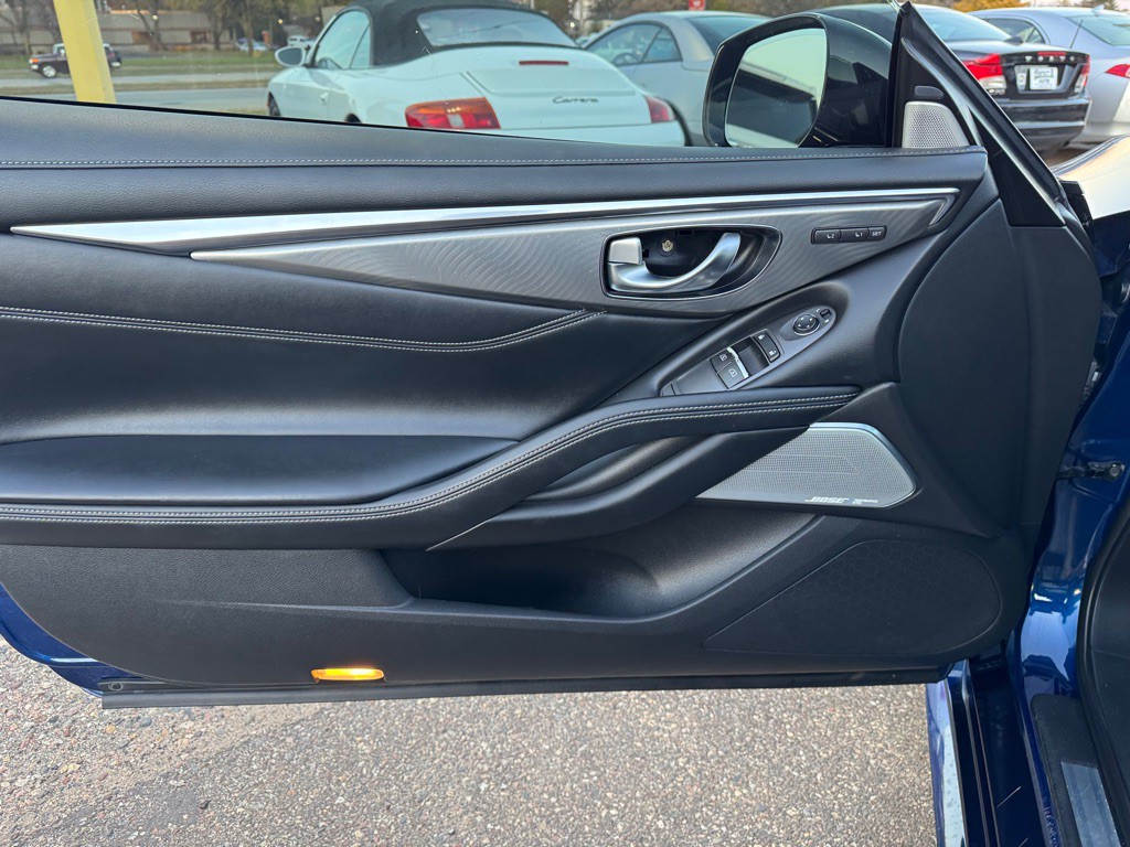 2017 INFINITI Q60 Image 20