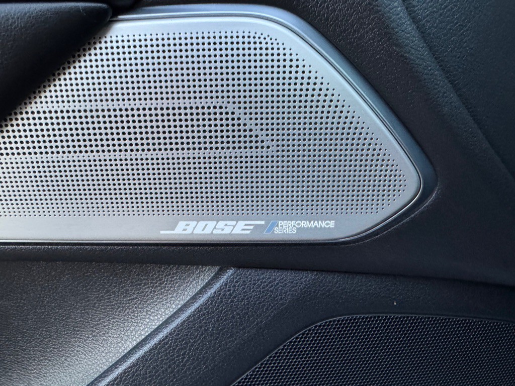 2017 INFINITI Q60 Image 23