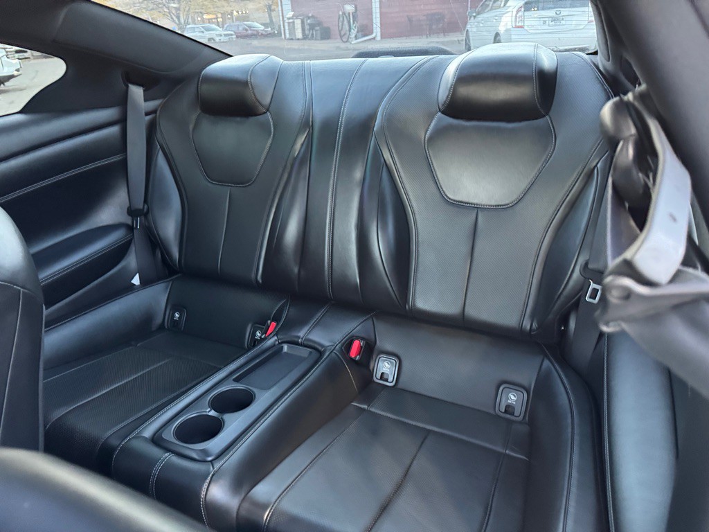 2017 INFINITI Q60 Image 24