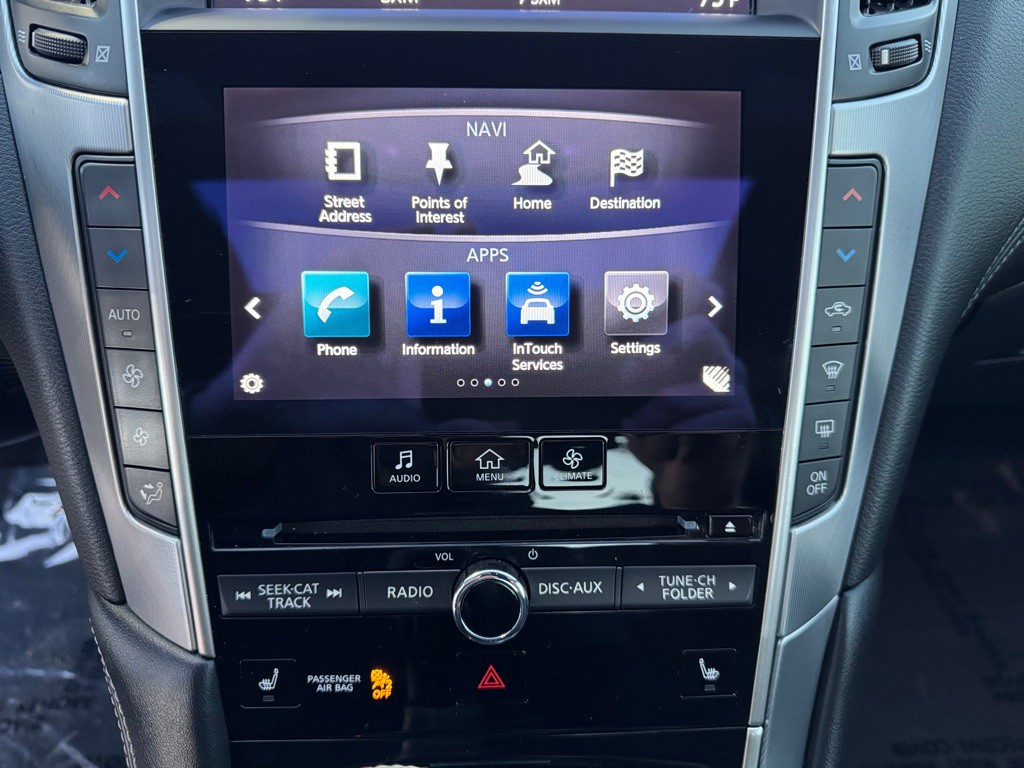 2017 INFINITI Q60 Image 35